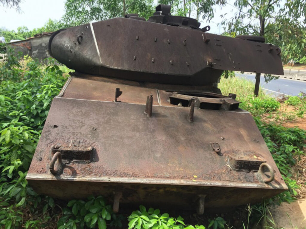 abandoned tank gio linh entrance 1024x767